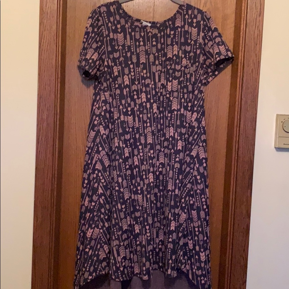 Small arrow lularoe Carly